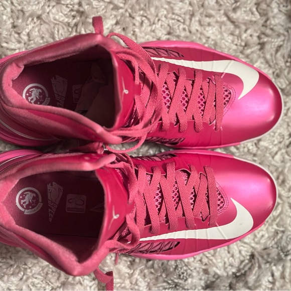 RARE Nike Hyperdunk 2012 Think Pink Breast Cancer Bball Shoes Sz 11.5 524934-601